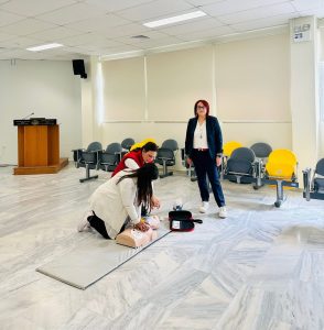 Διοργάνωση εκπαιδευτικών σεμιναρίων Βασικής Υποστήριξης της Ζωής και εκπαίδευσης στη χρήση Αυτόματου Εξωτερικού Απινιδωτή από το Πανεπιστήμιο Πατρών, στο πλαίσιο της Παγκόσμιας Ημέρας Επανεκκίνησης Καρδιάς